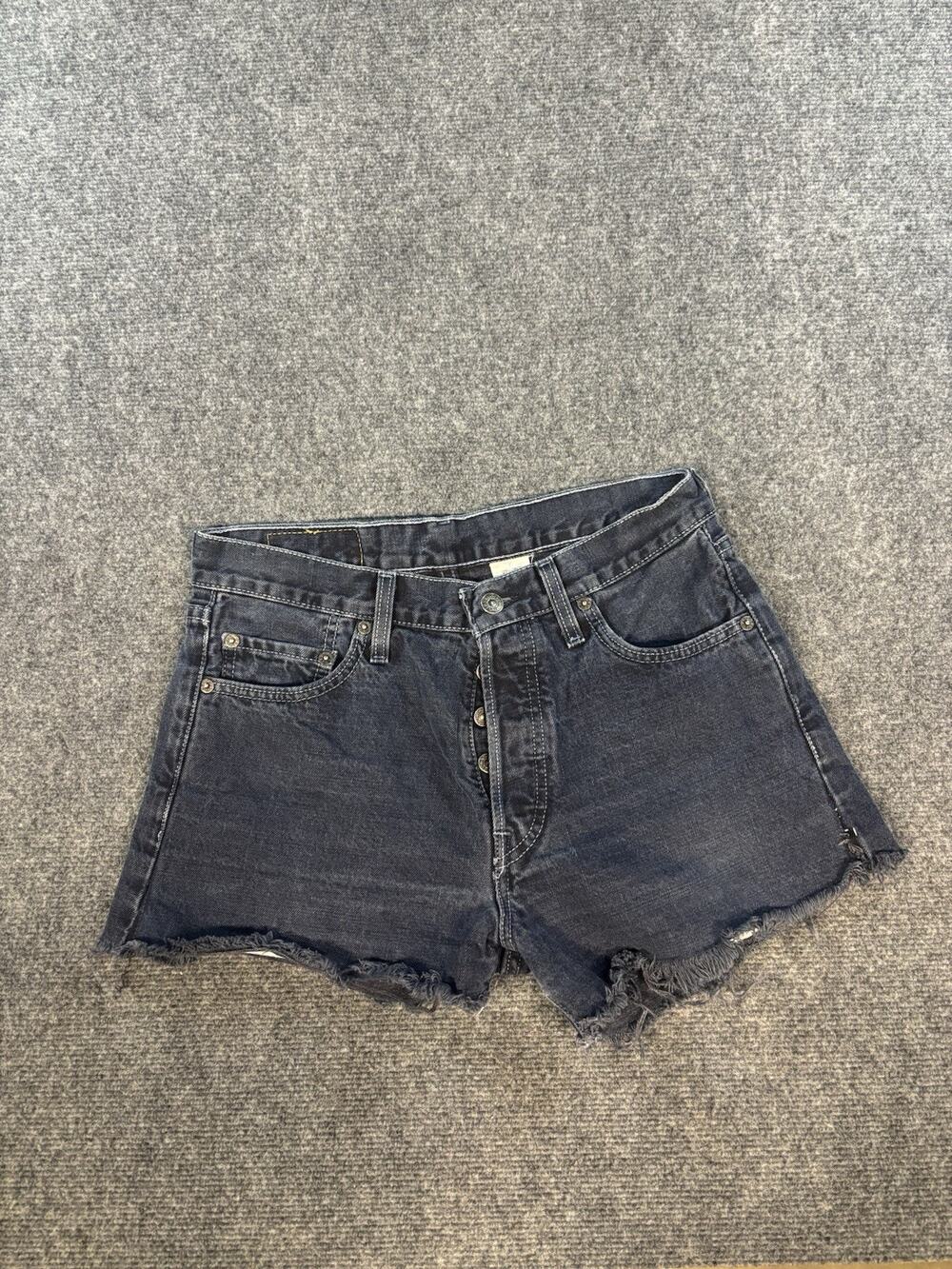 LEVI'S 501 Shorts Women’s Sz W29 Faded Black Frayed Button Fly Cut Off